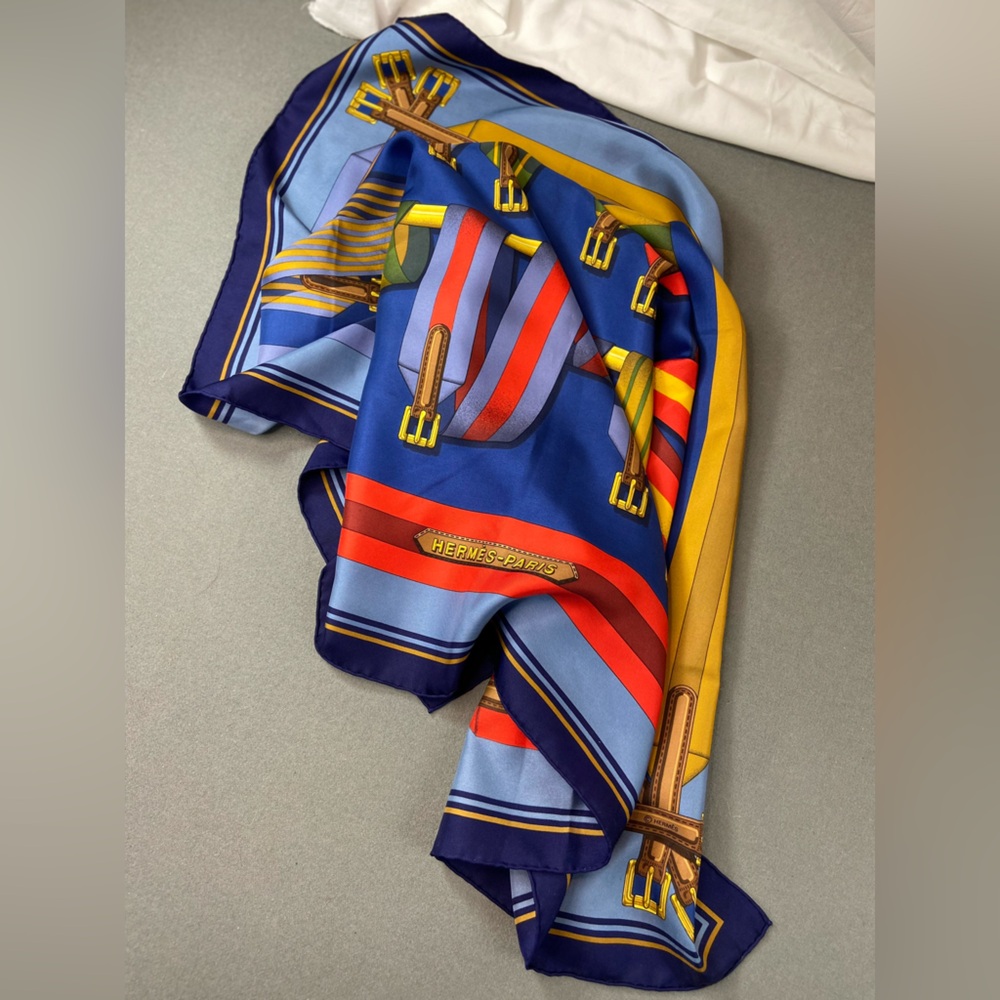 Hermes Scarf Les Sangles‎ Silk forever scarfJ Metz Blue background - Picture 8 of 8